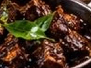 Curry Black Pork cu roti de cocos și Lunu Miris