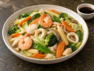 Chopsuey cu fructe de mare