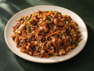 Kottu cu pui BBQ