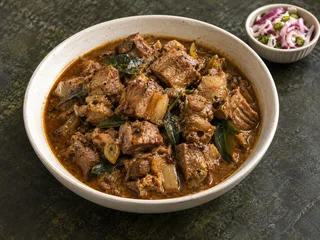 Tocăniță de porc în stil Ceylon